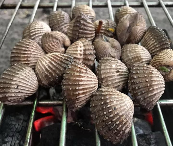 Sò huyết nướng mọi