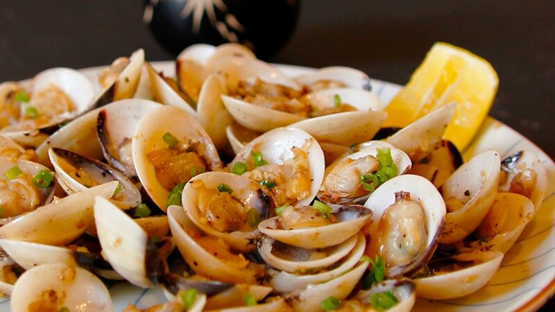 Nghêu xào bơ tỏi