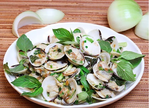 Nghêu xào húng quế