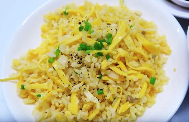 Cơm chiên trứng nhỏ