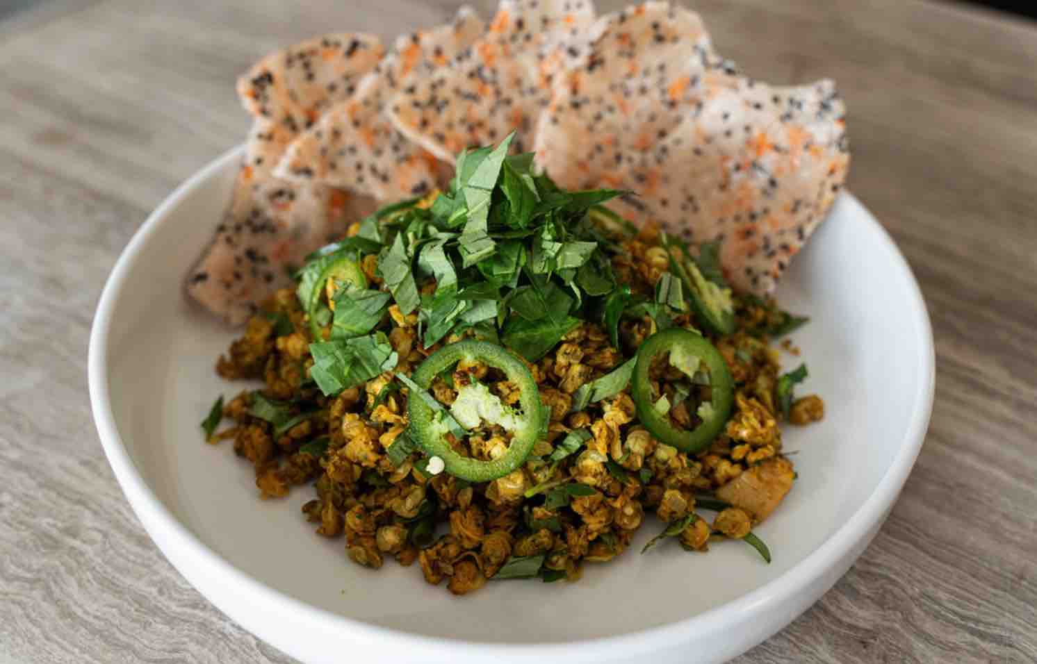 Hến xúc bánh đa