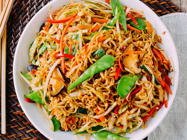 Mì xào thập cẩm